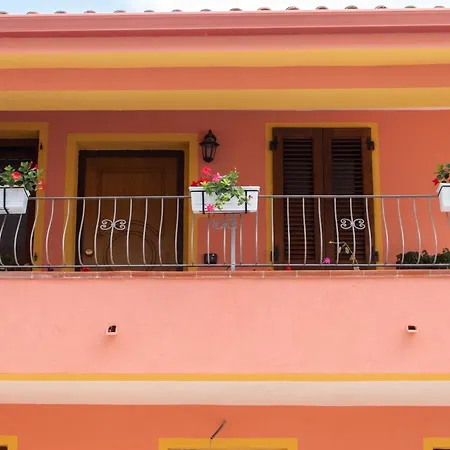 Charming In - 90 M² With Fireplace Apartman