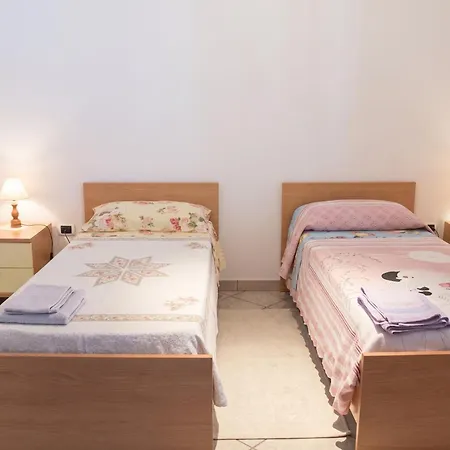 Charming In - 90 M² With Fireplace Apartman *