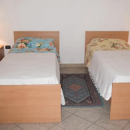 Charming In - 90 M² With Fireplace