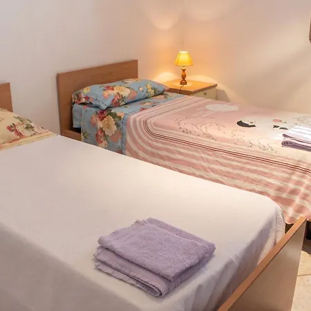 Apartman Charming In - 90 M² With Fireplace