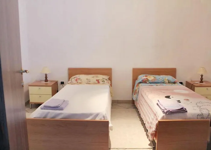Charming In - 90 M² With Fireplace